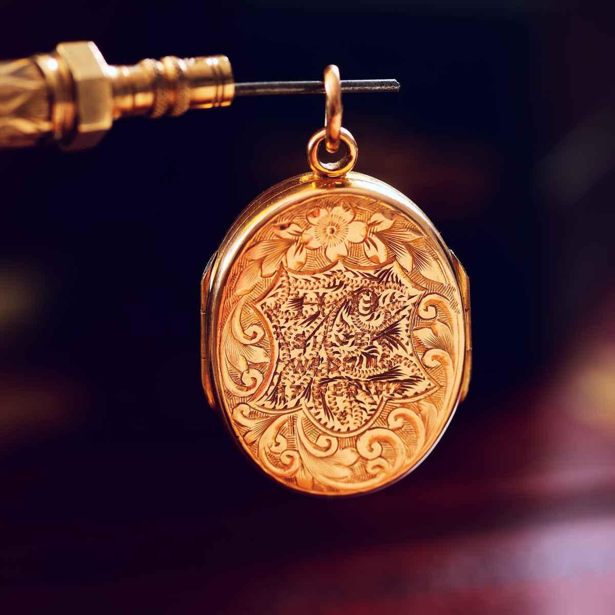 Date 1911 'Roses for LOVE' Gold Family Locket
