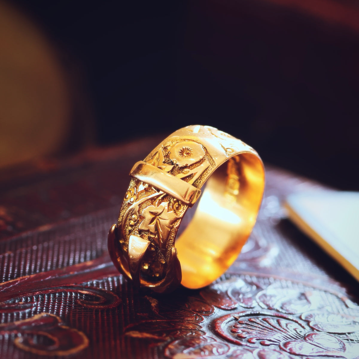 Antique Date 1914 18ct Gold 'Fidelity' Buckle Wedding Ring