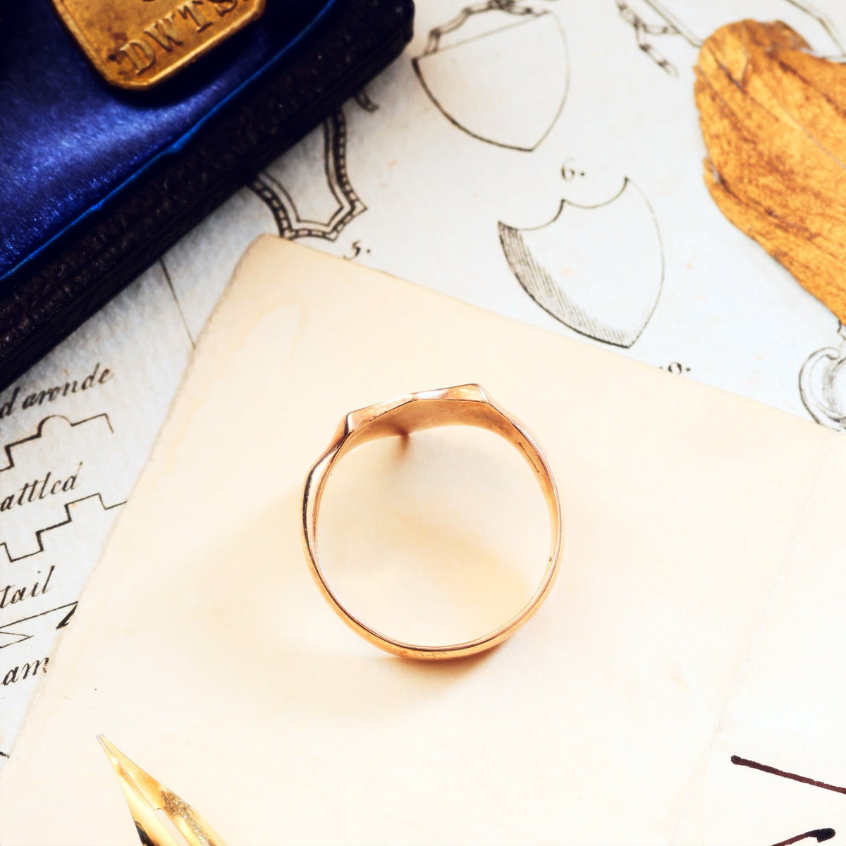 Date 1915 Gold Men's Shield Signet Ring