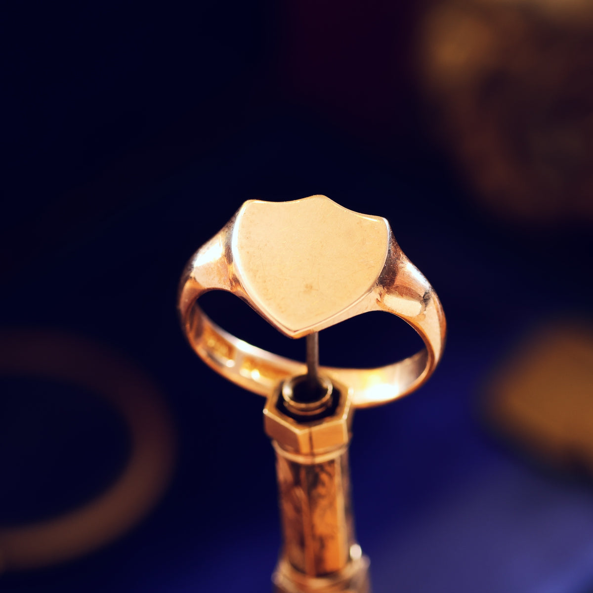 Date 1915 Gold Men's Shield Signet Ring