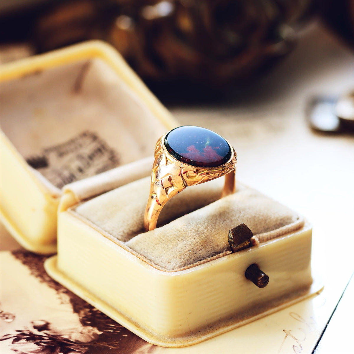 Date 1922 15ct Gold Bloodstone Unisex Signet Ring
