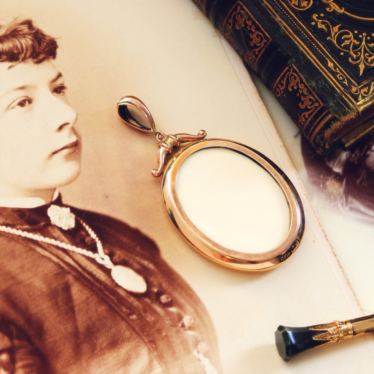 Antique Edwardian 9ct Gold Picture Locket