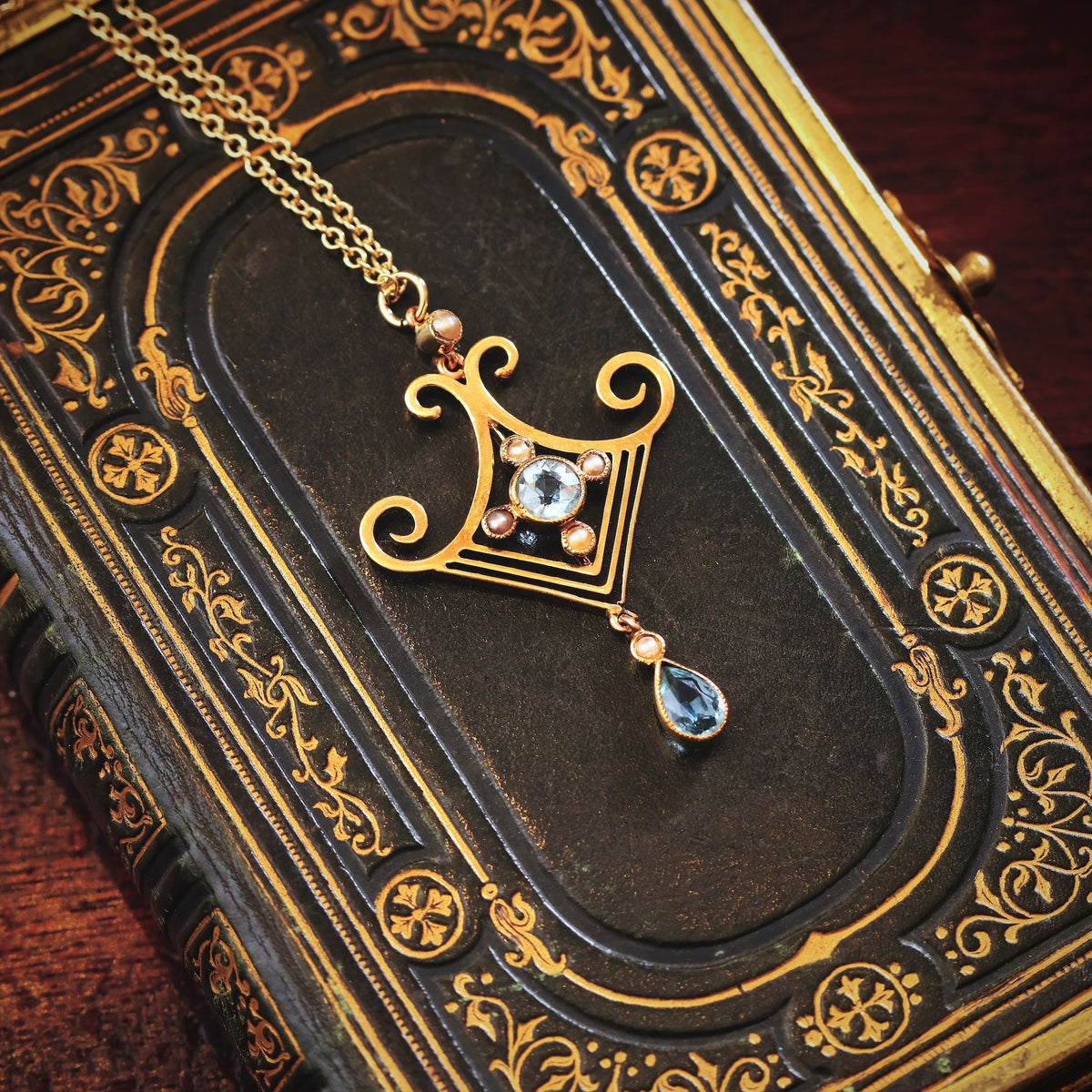 Fine Antique Edwardian Aquamarine Pendant
