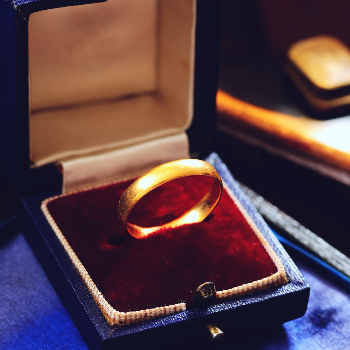 Scarce Gent's Victorian 22ct Gold Wedding Band