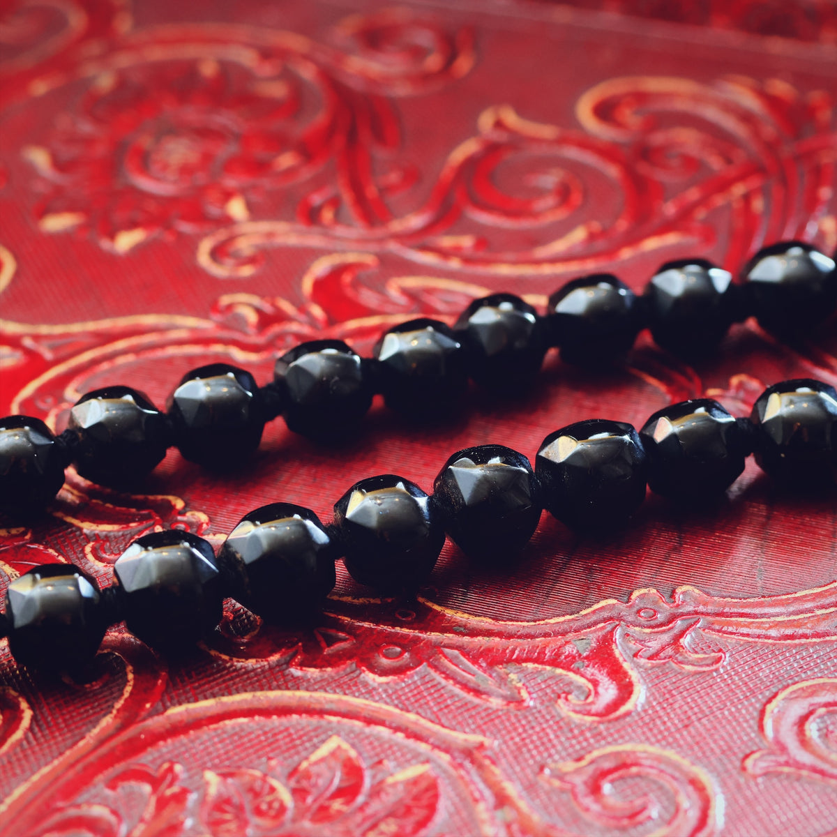 Georgian Gothic! Scarce Long Faceted Whitby Jet Necklace