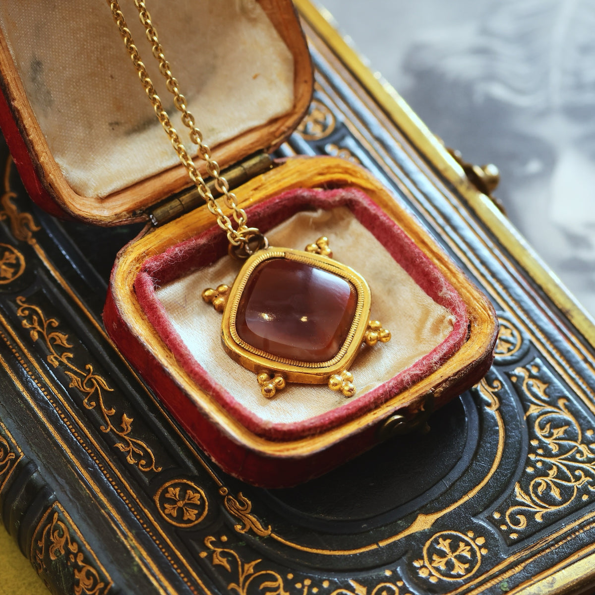 Georgian Specimen Agate Necklace
