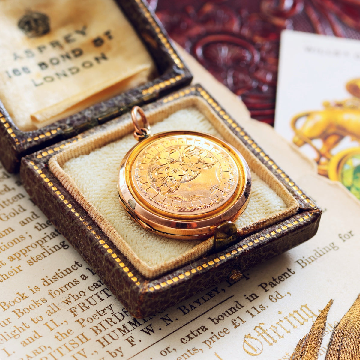 Antique Hand Engraved 9ct Gold Locket
