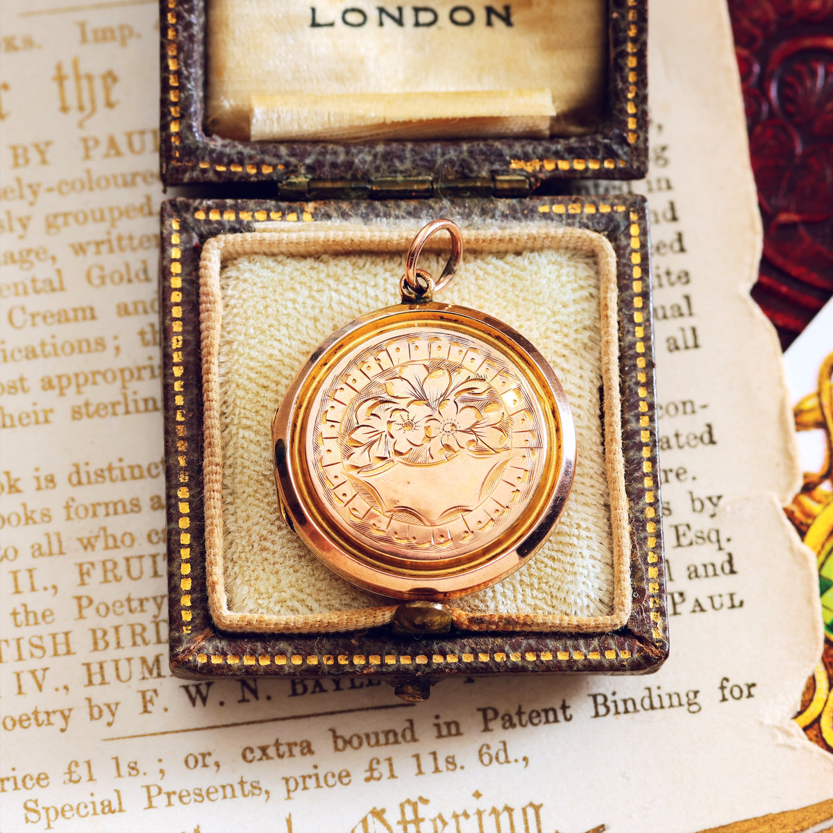 Antique Hand Engraved 9ct Gold Locket