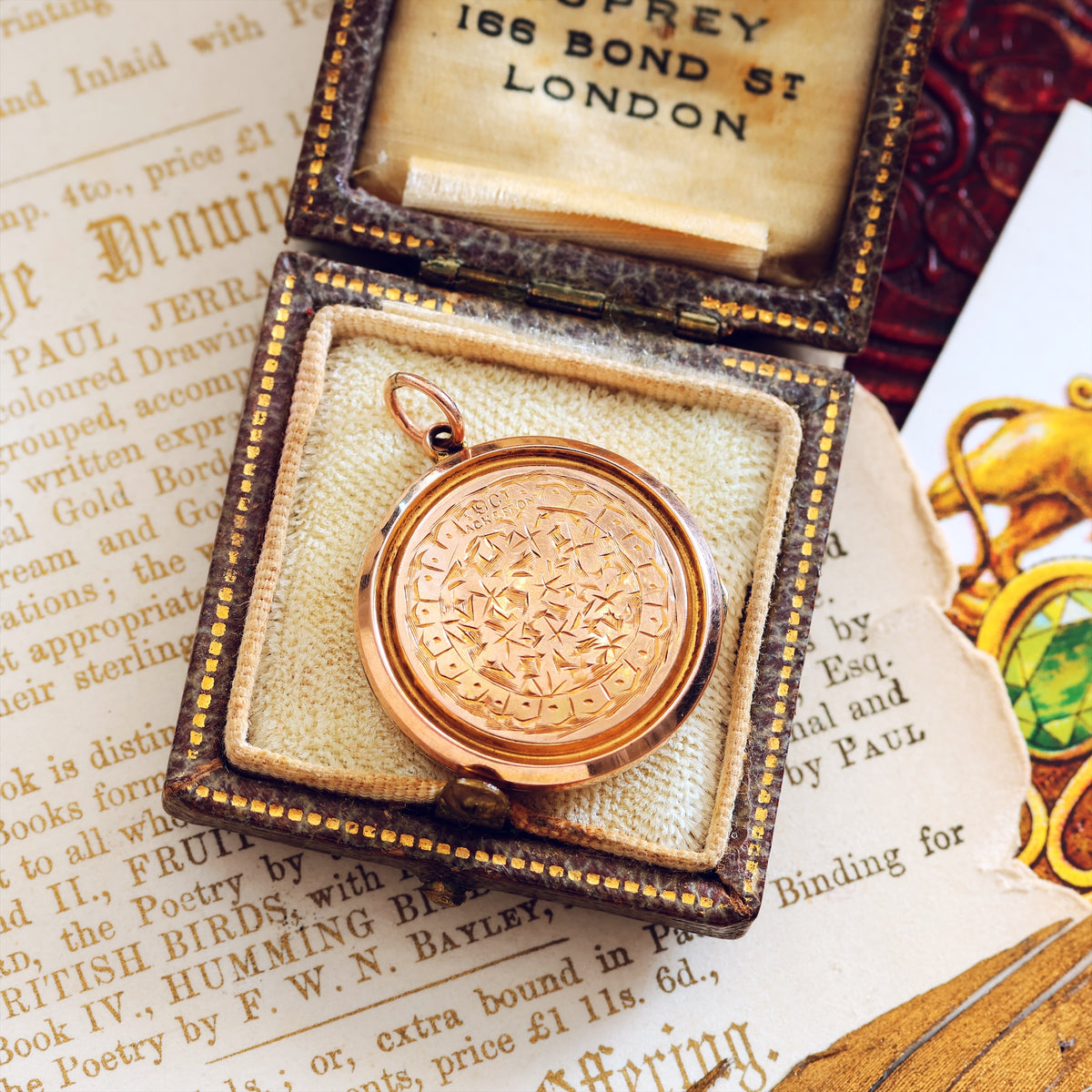 Antique Hand Engraved 9ct Gold Locket