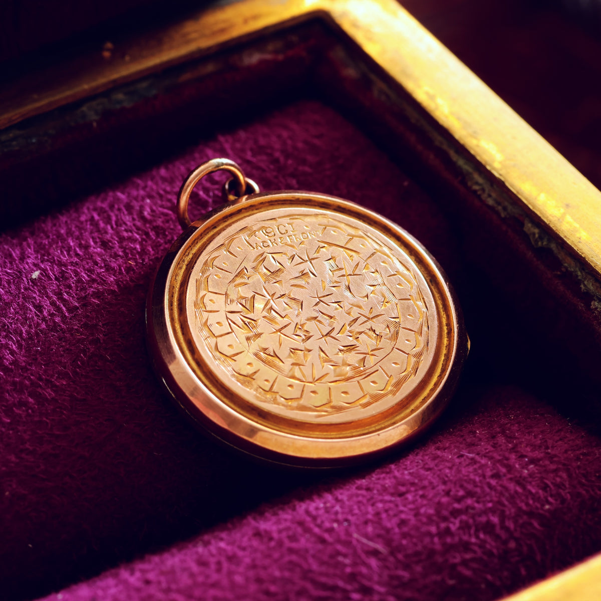 Antique Hand Engraved 9ct Gold Locket