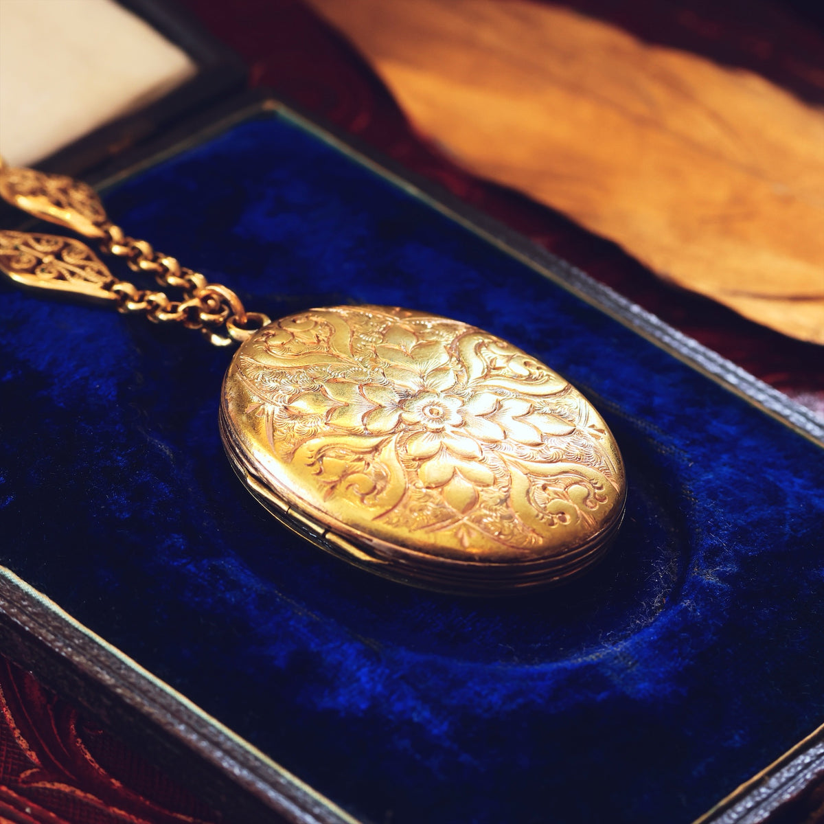 Large Victorian 'Roses for LOVE' Locket