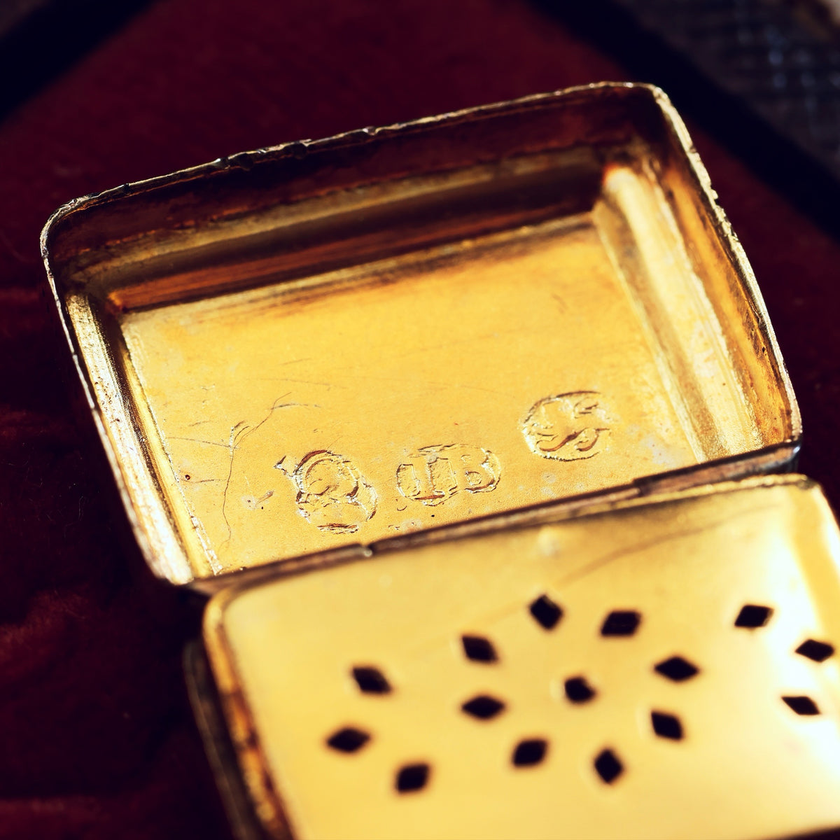 Miniature Date 1823 Georgian Silver Gilt Vinaigrette