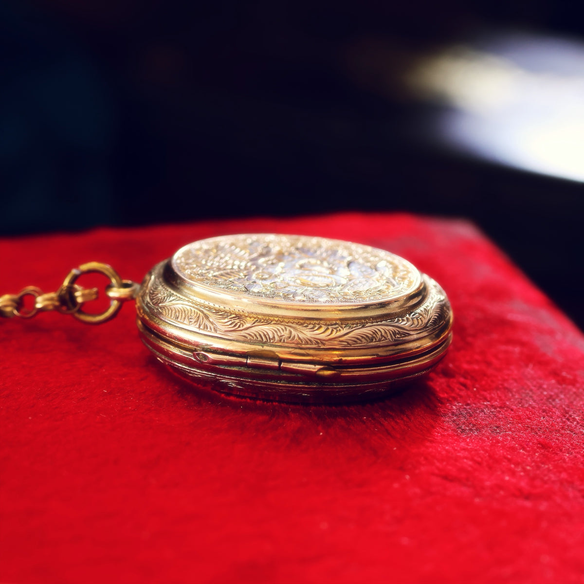 Antique Oval Roses & Ferns Gold Locket