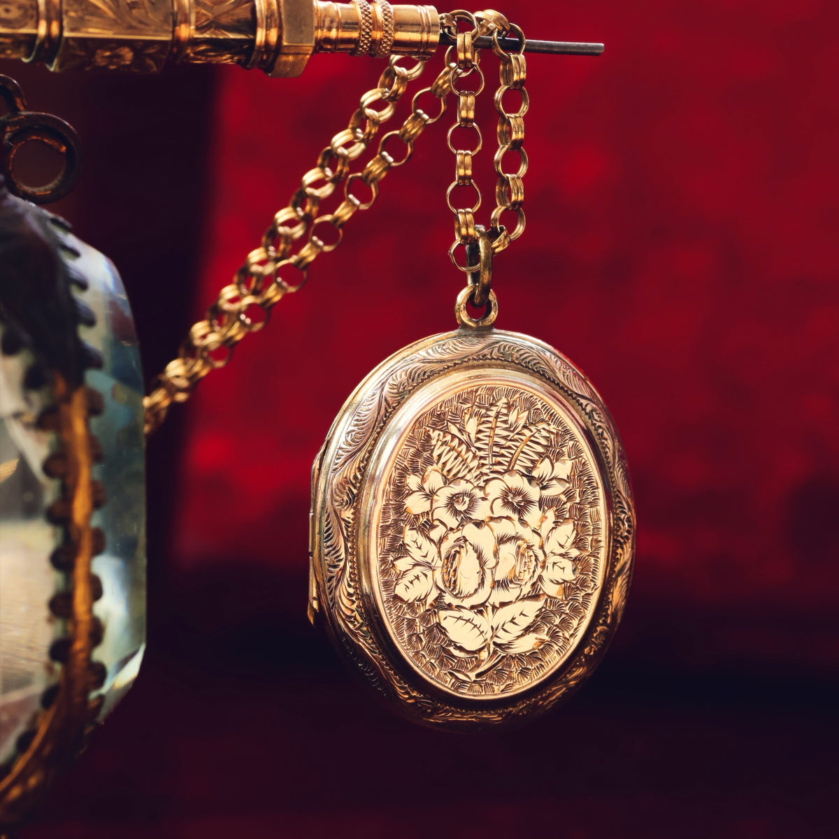 Antique Oval Roses & Ferns Gold Locket