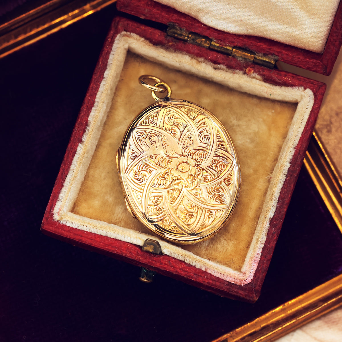 Antique Oval Roses & Fidelity Gold Locket