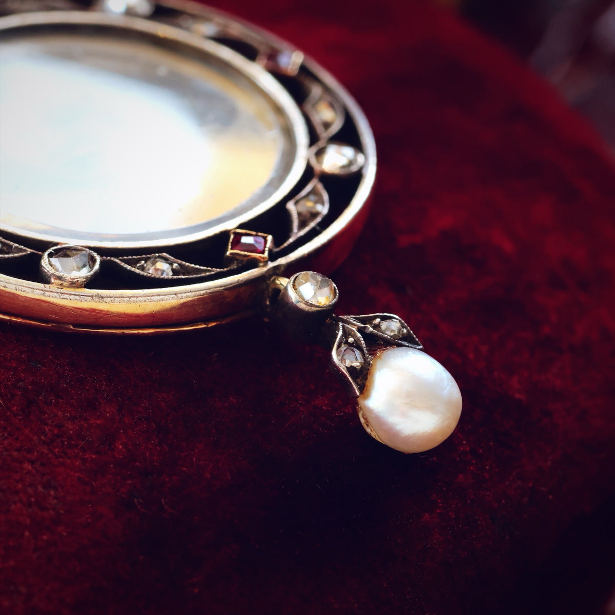 Antique Date 1913 Ruby, Diamond & Pearl Picture Locket