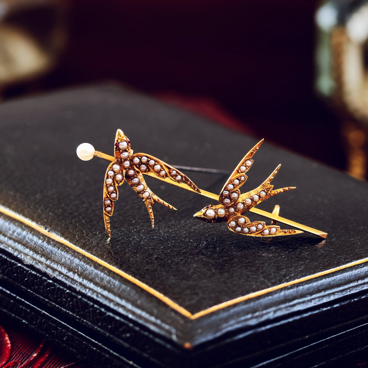 Victorian Romance! 15ct Gold Swallows Always Return Brooch