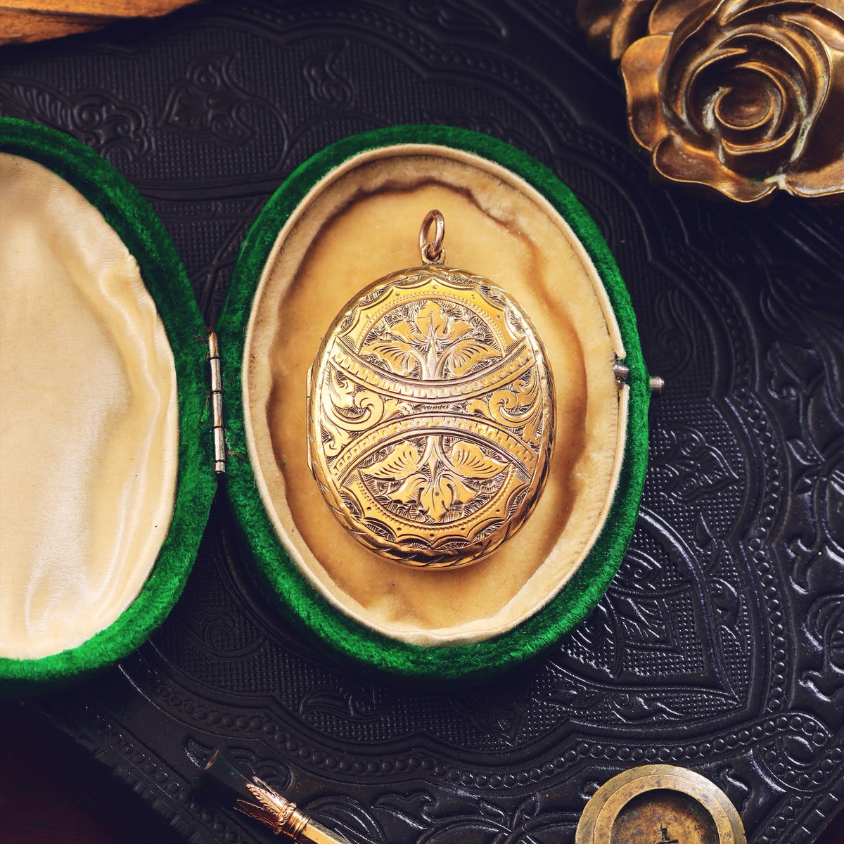 Impressive Victorian 'Florabunda' Locket