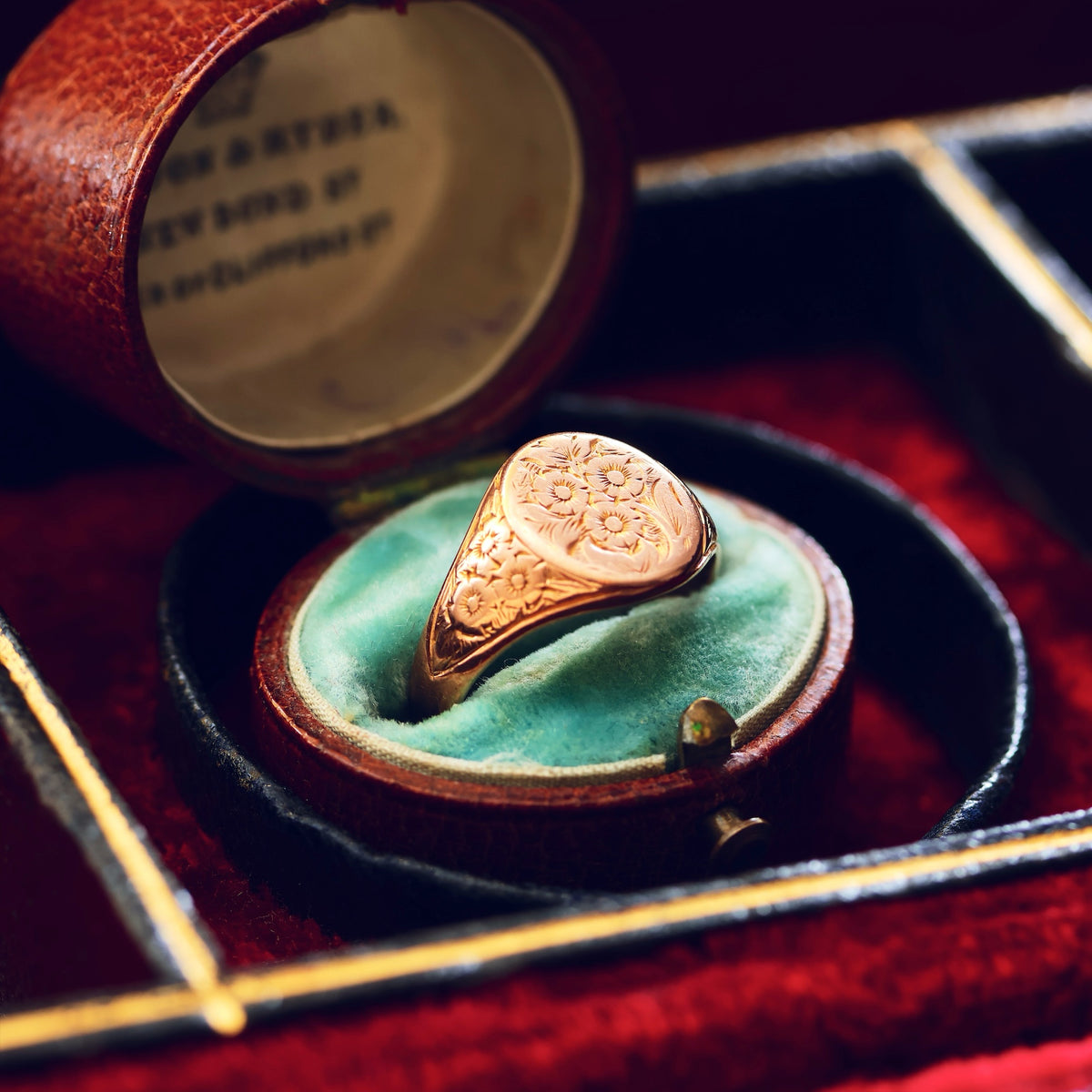 Antique Victorian Floribunda Roses Gold Signet Ring