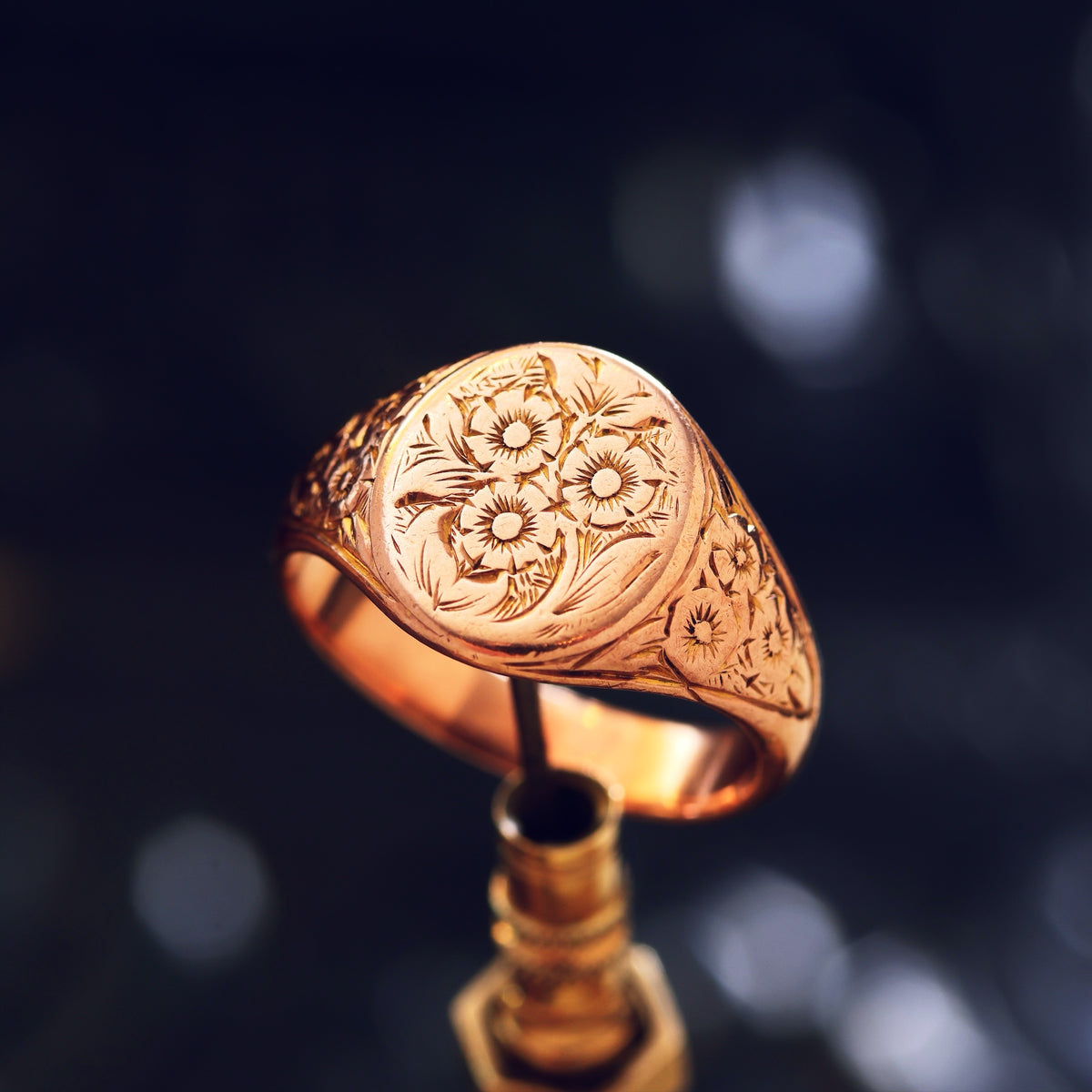 Antique Victorian Floribunda Roses Gold Signet Ring