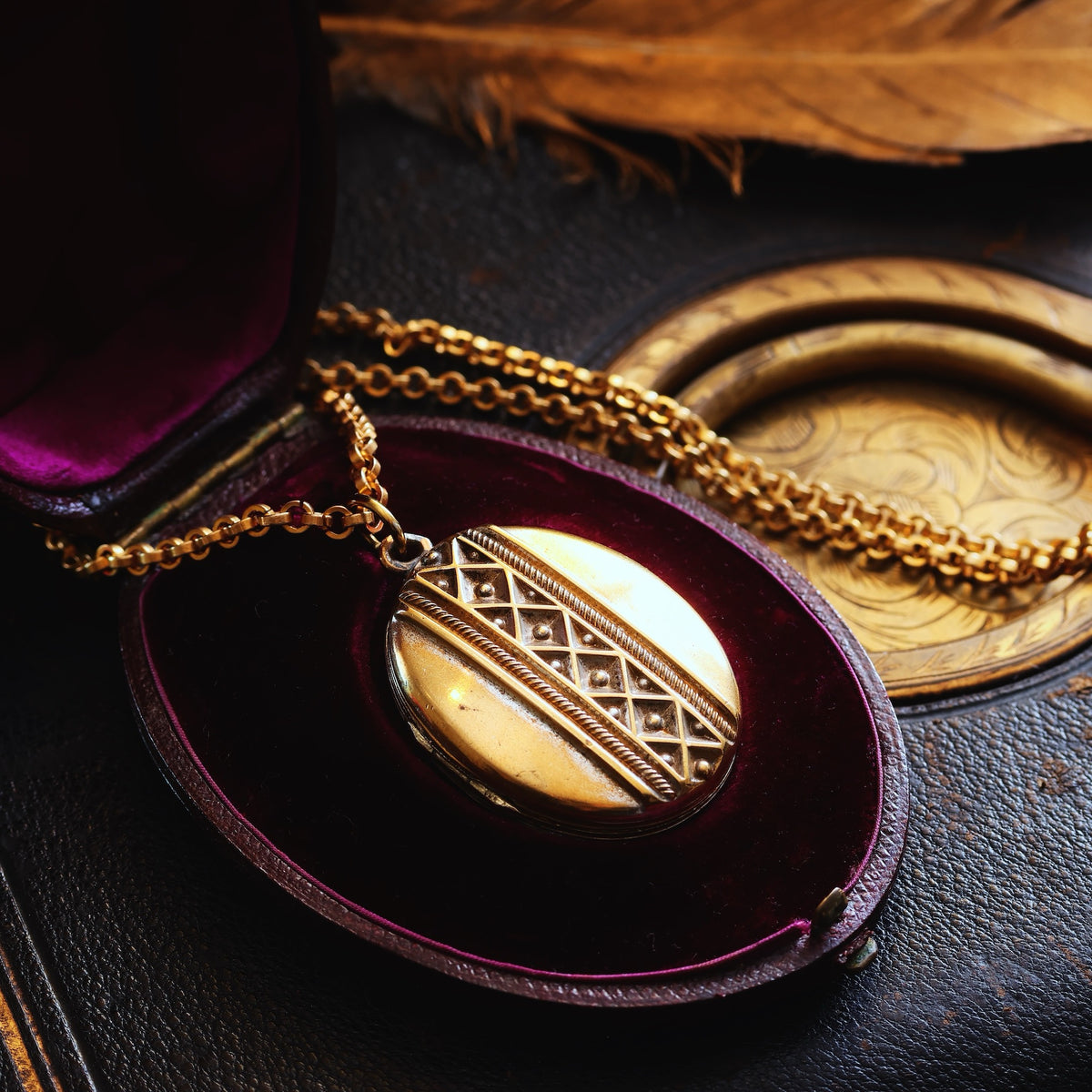 Antique Victorian Locket & Chain