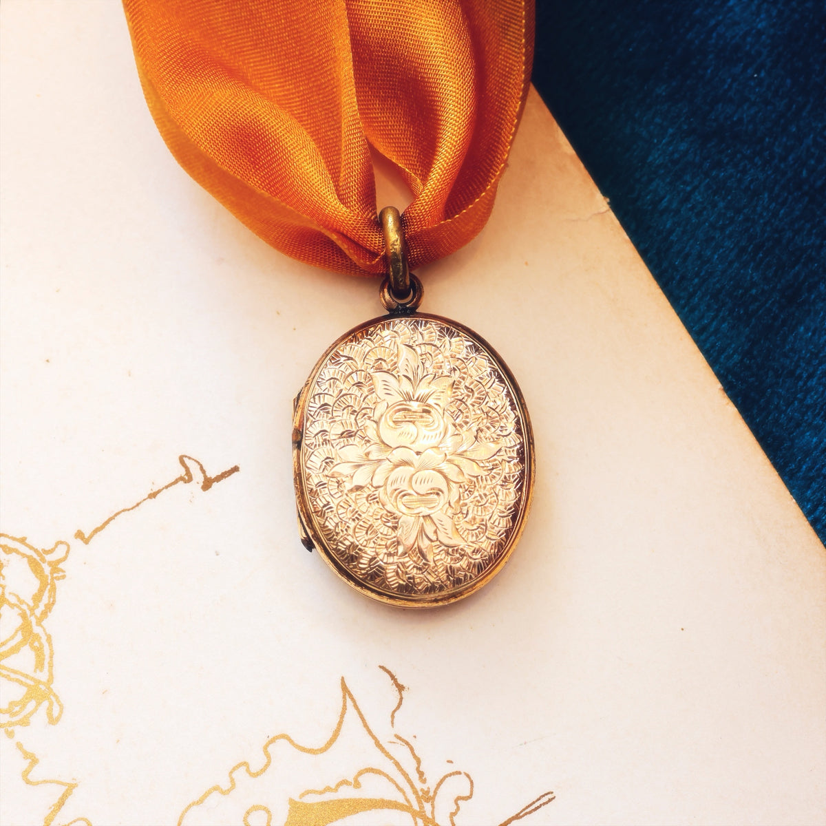 Antique Victorian Rose Bouquet Gold Locket