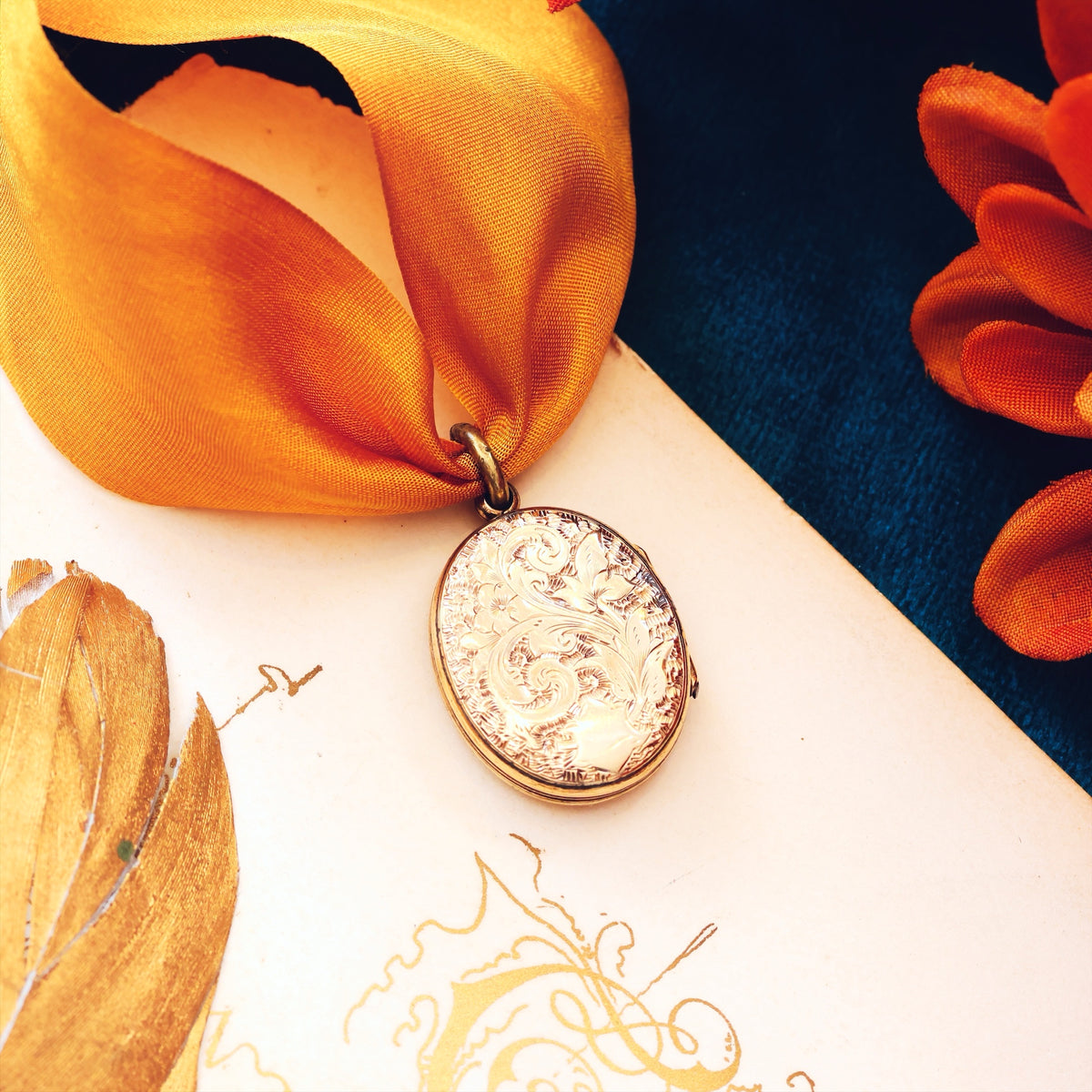 Antique Victorian Rose Bouquet Gold Locket