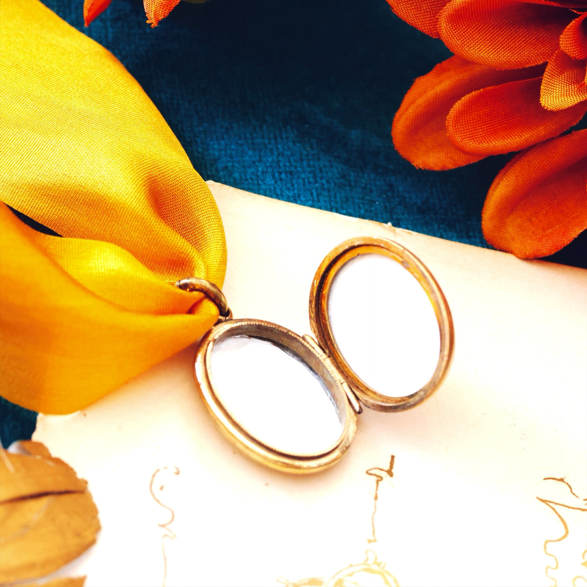 Antique Victorian Rose Bouquet Gold Locket