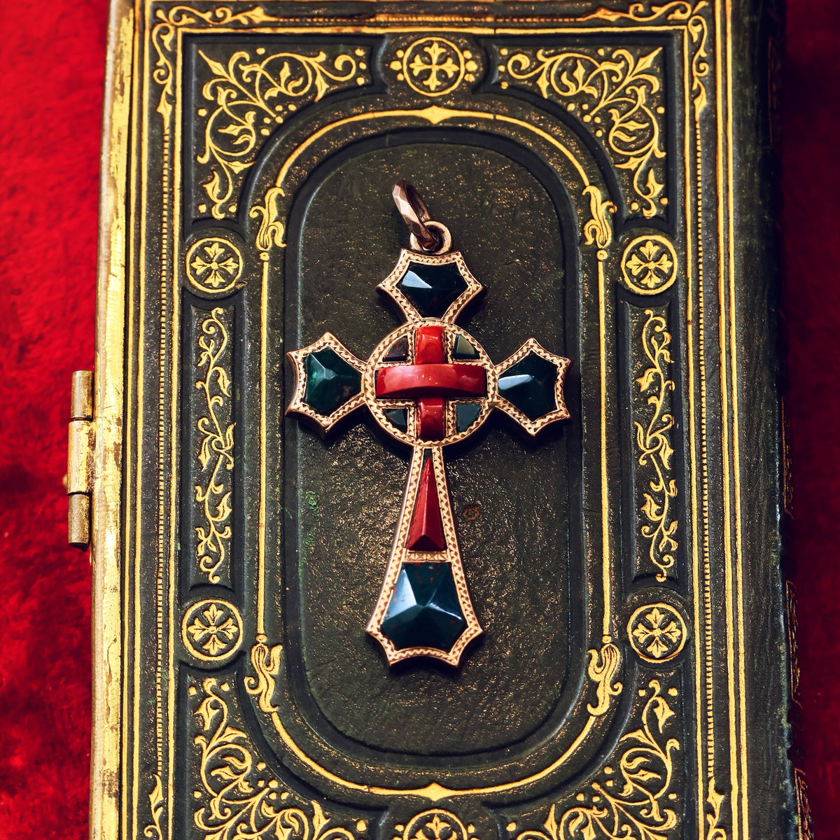 Early Victorian Scottish Agate Celtic Cross Pendant