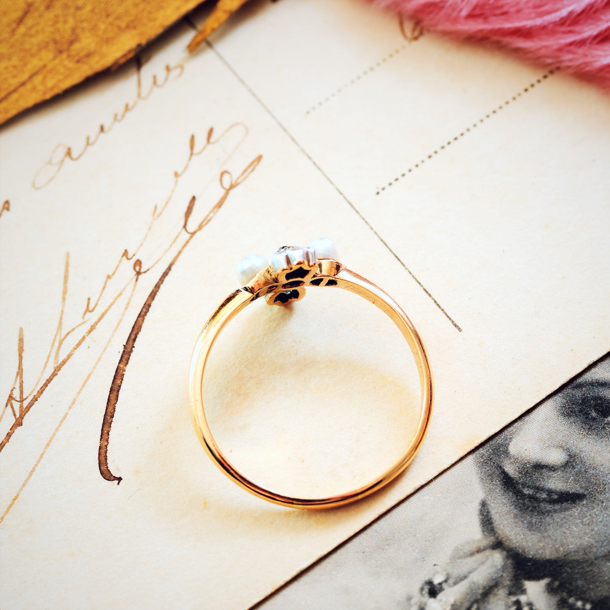 Sweet Antique Wild Pearl & Diamond Florette Ring