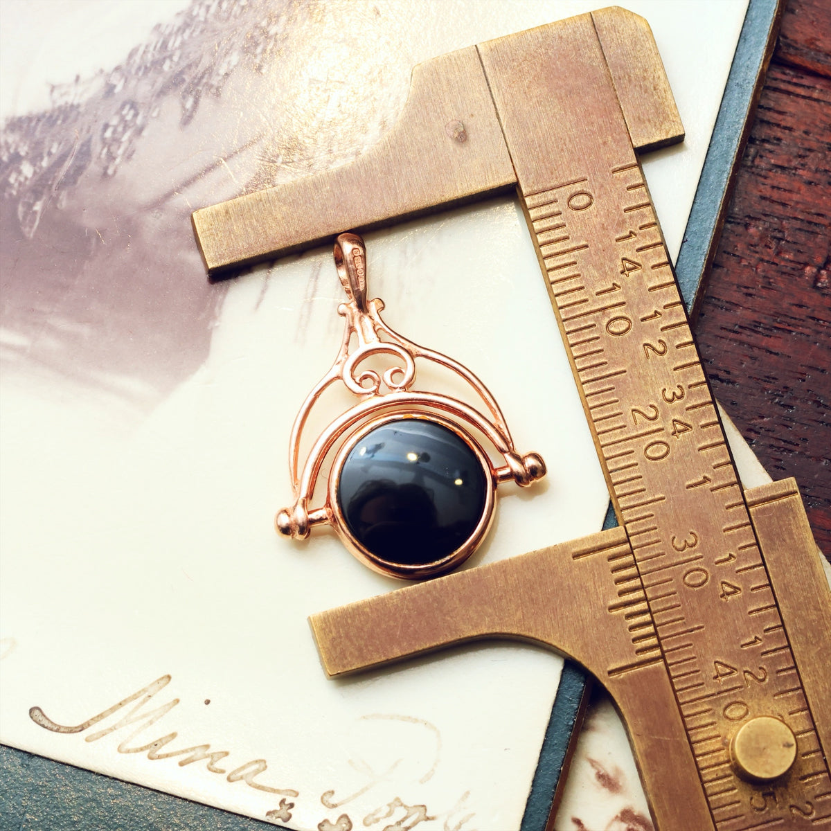 Date 1991 Carnelian Spinner Fob Necklace