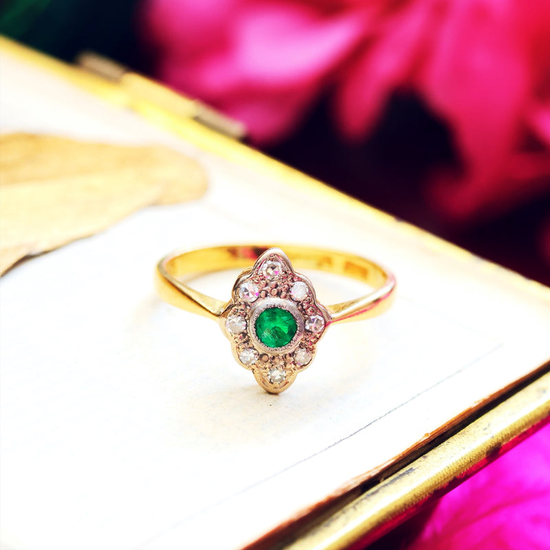 Vintage 18ct Gold Emerald & Diamond Cluster Ring