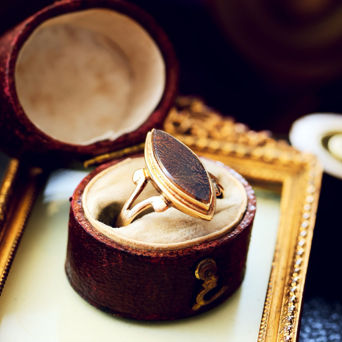 Adorable Antique Edwardian Dendritic Agate Ring
