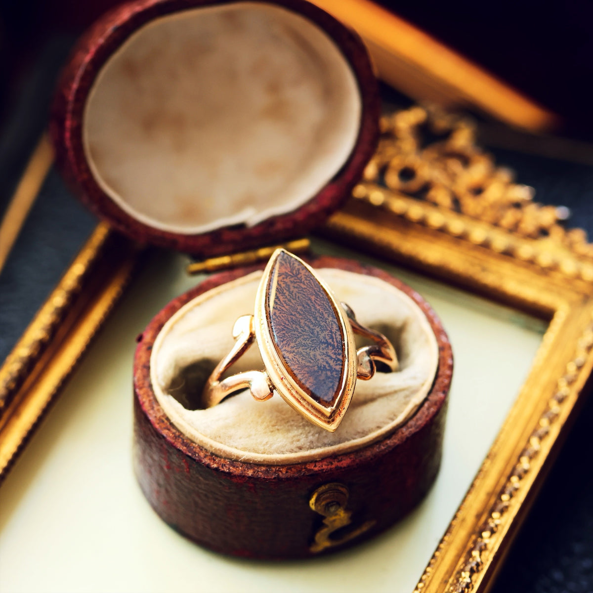 Adorable Antique Edwardian Dendritic Agate Ring
