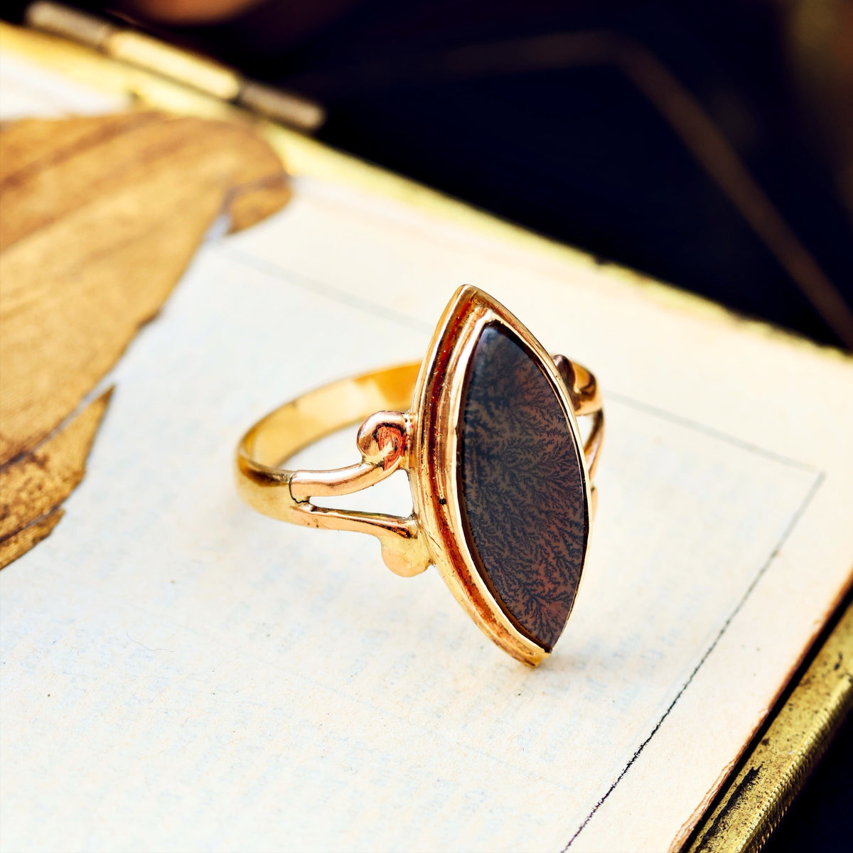 Adorable Antique Edwardian Dendritic Agate Ring