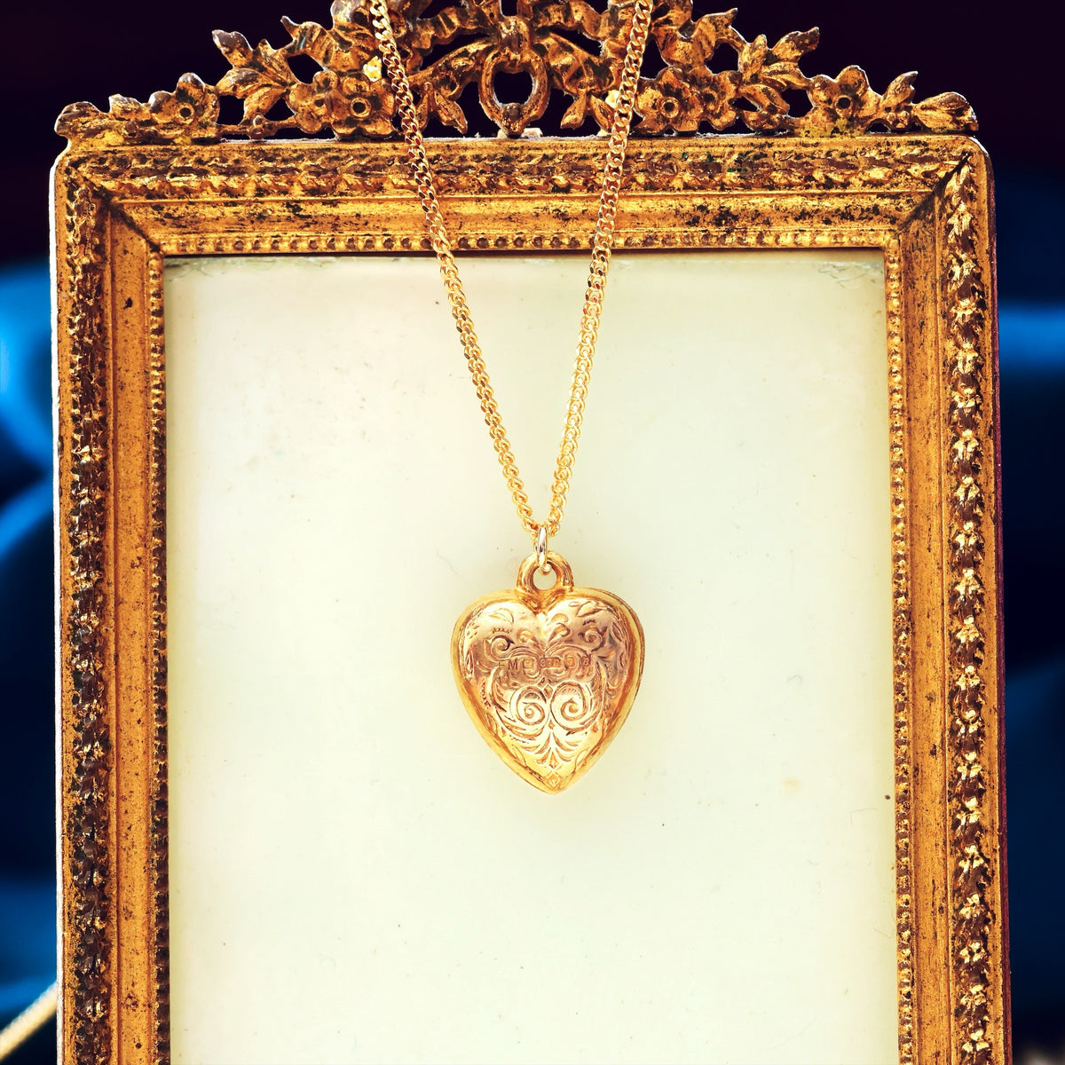 Darling Date 1976 9ct Gold Heart Pendant