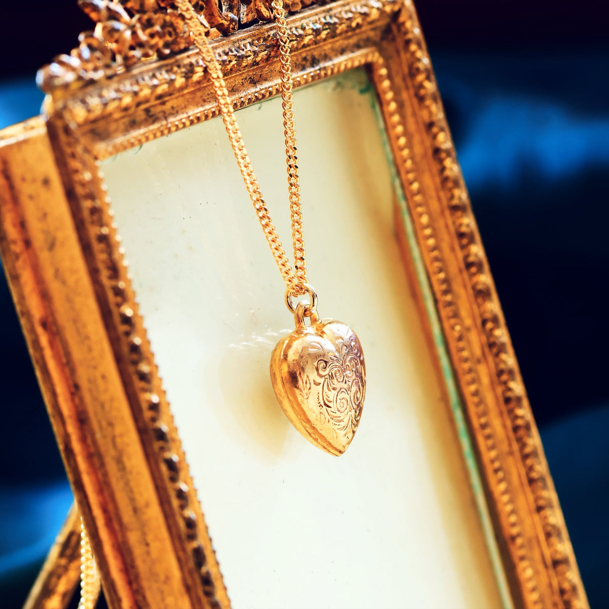 Darling Date 1976 9ct Gold Heart Pendant