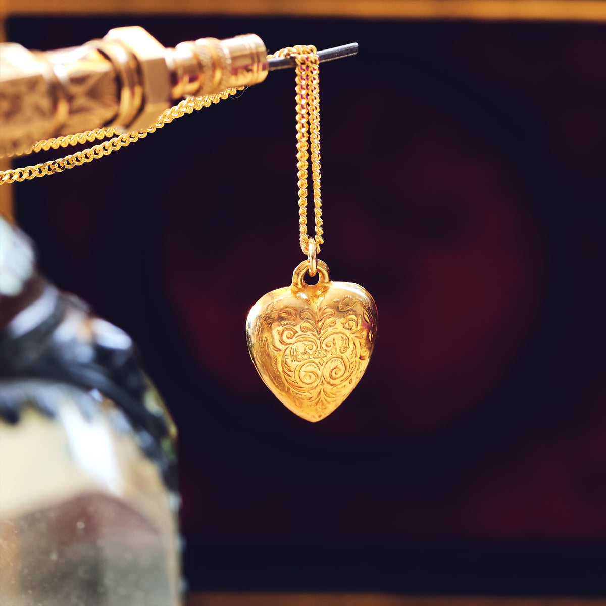 Darling Date 1976 9ct Gold Heart Pendant