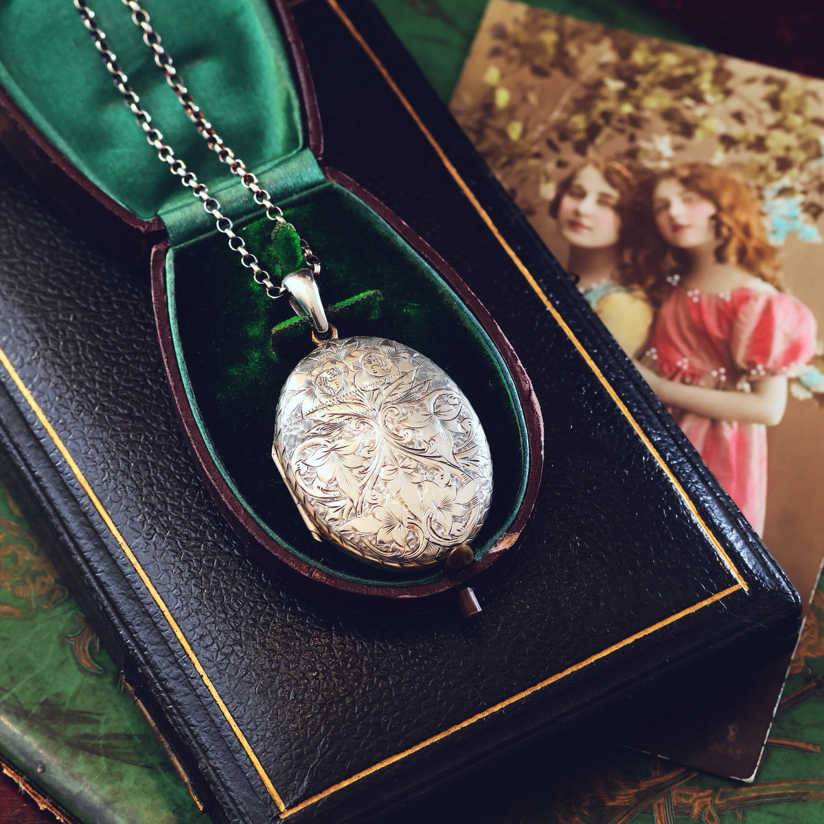Beautiful Antique Hand Engraved Silver 'Ivy' Locket
