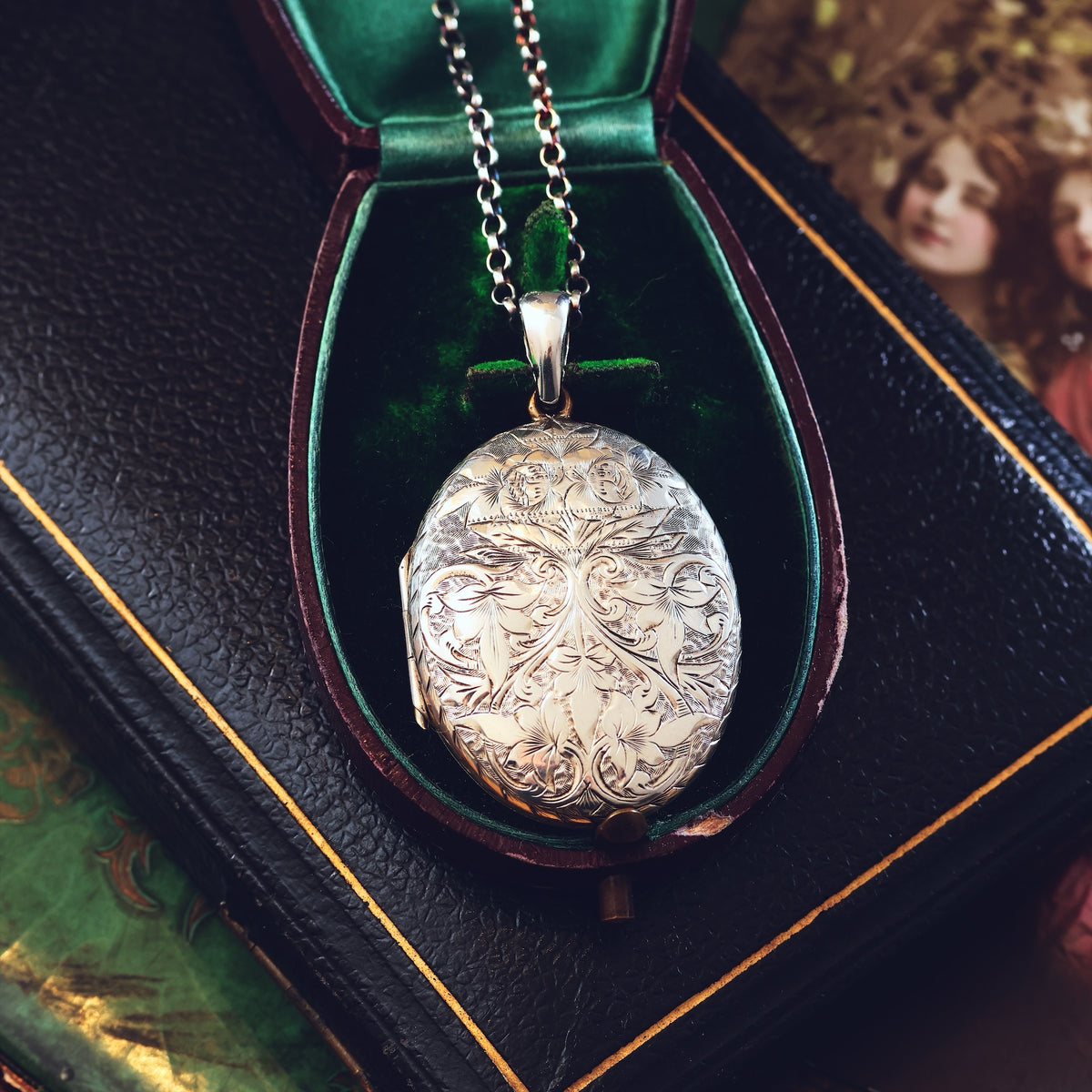 Beautiful Antique Hand Engraved Silver 'Ivy' Locket