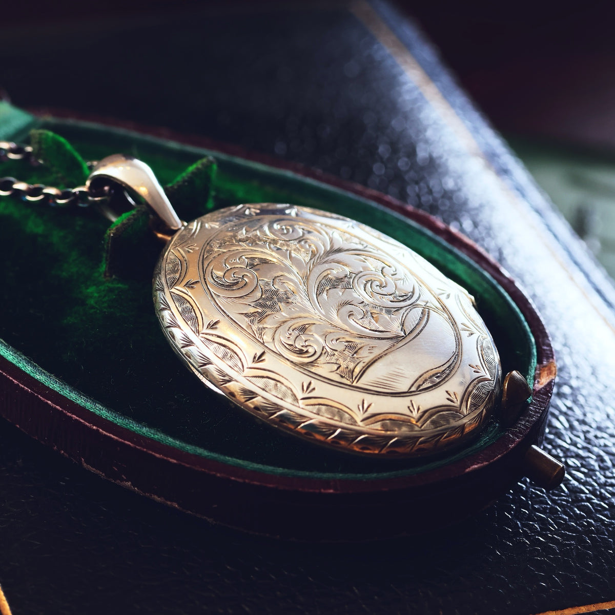 Beautiful Antique Hand Engraved Silver 'Ivy' Locket