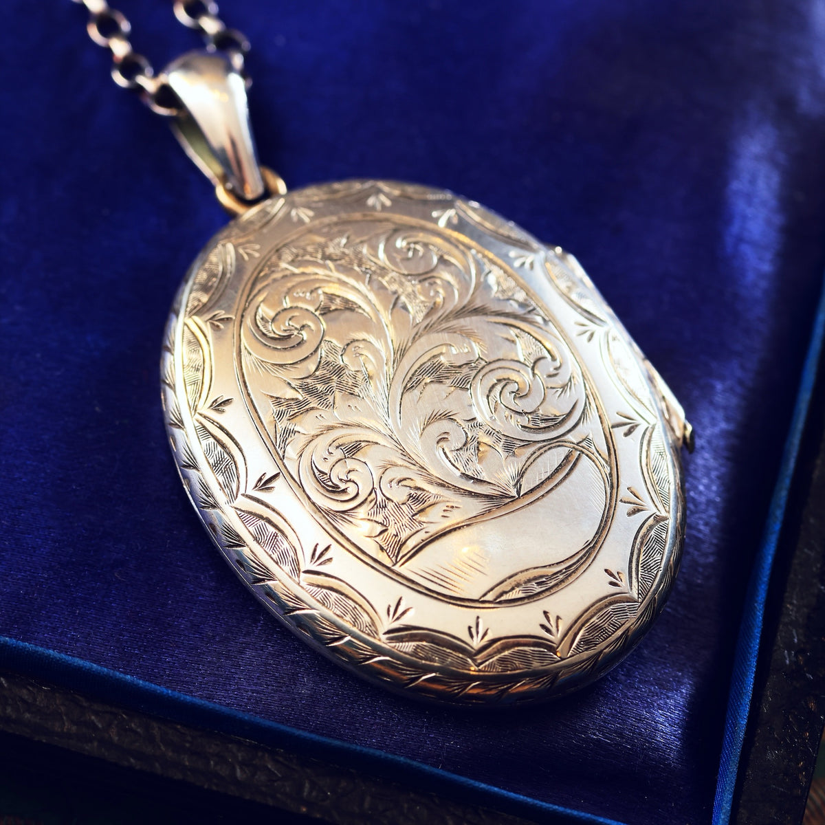 Beautiful Antique Hand Engraved Silver 'Ivy' Locket