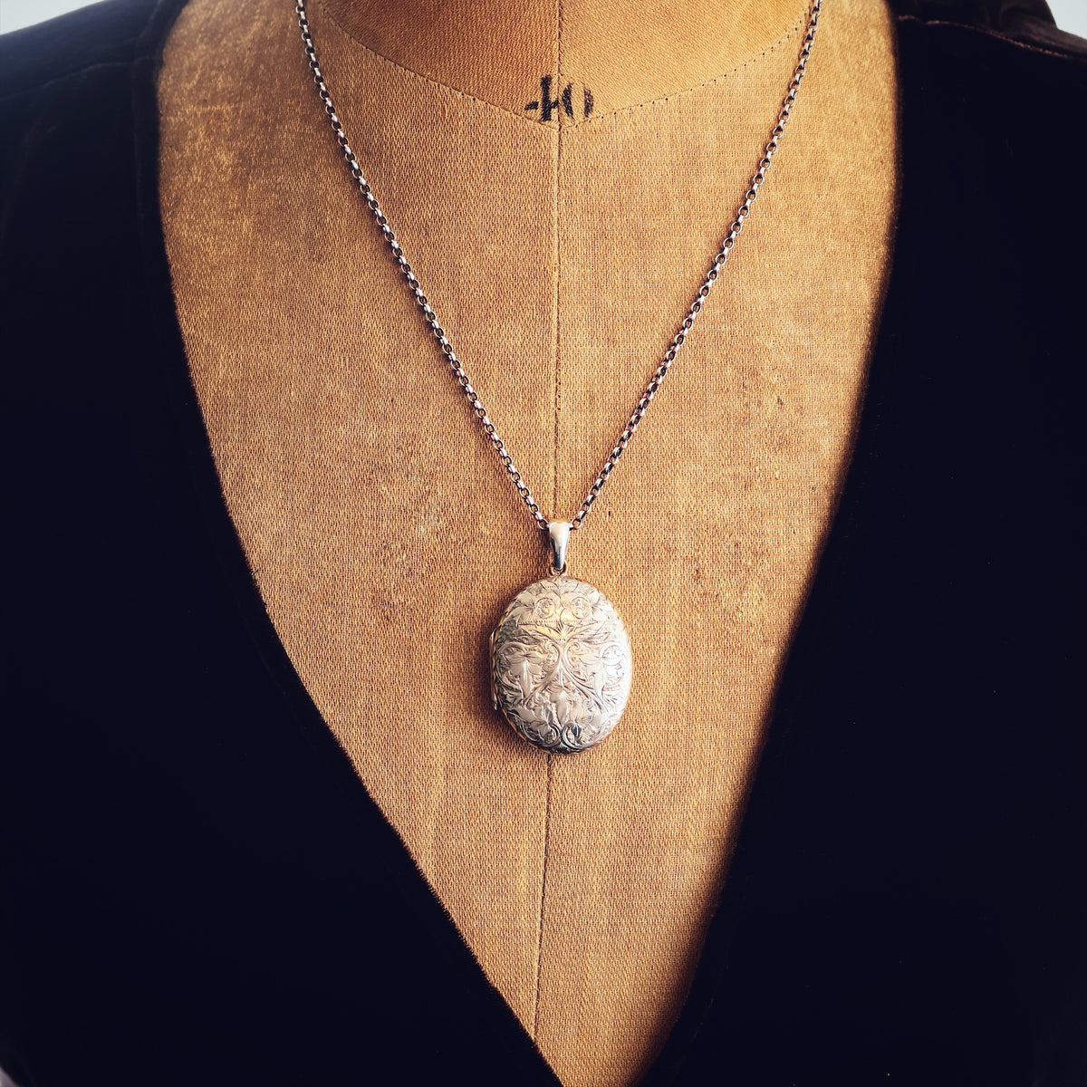 Beautiful Antique Hand Engraved Silver 'Ivy' Locket