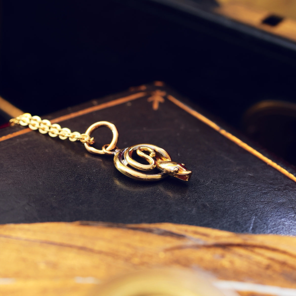 Charming 18ct Gold Snake Pendant