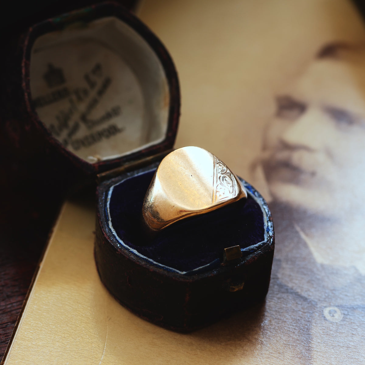 Date 1962 Vintage 9ct Gold Signet Ring