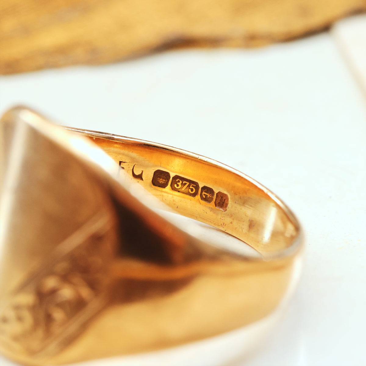 Date 1962 Vintage 9ct Gold Signet Ring