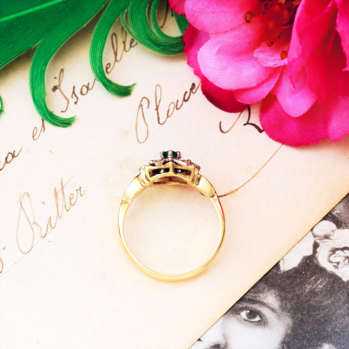 Date 1971 Vintage Emerald & Diamond Floral Engagement Ring