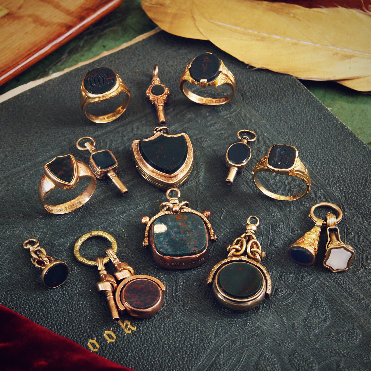 Date 1922 15ct Gold Bloodstone Unisex Signet Ring