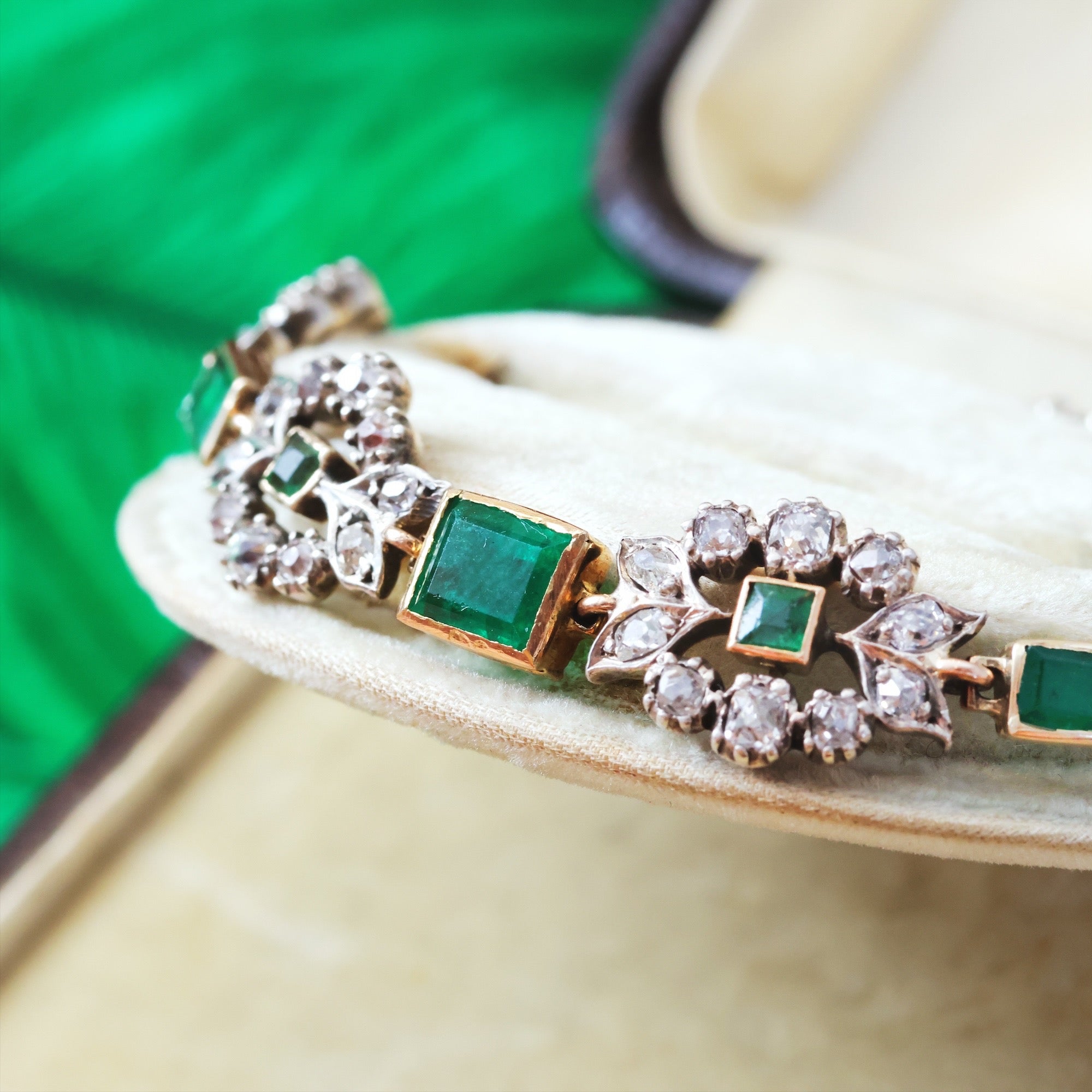 Vintage emerald bracelet shop