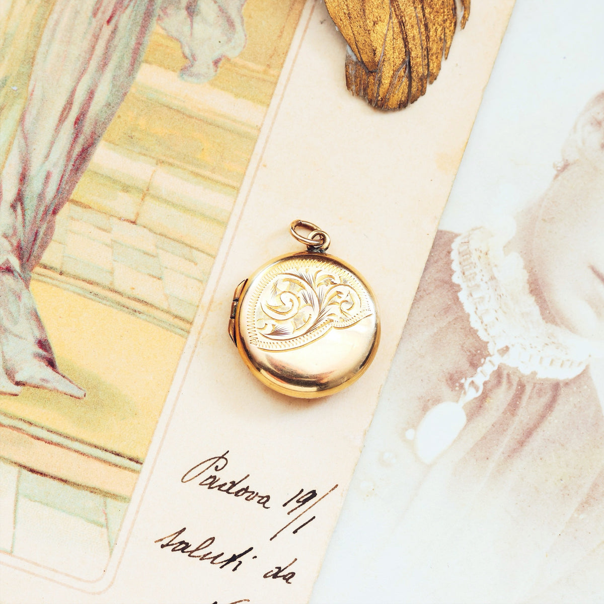 Petite Vintage 9ct Gold Locket